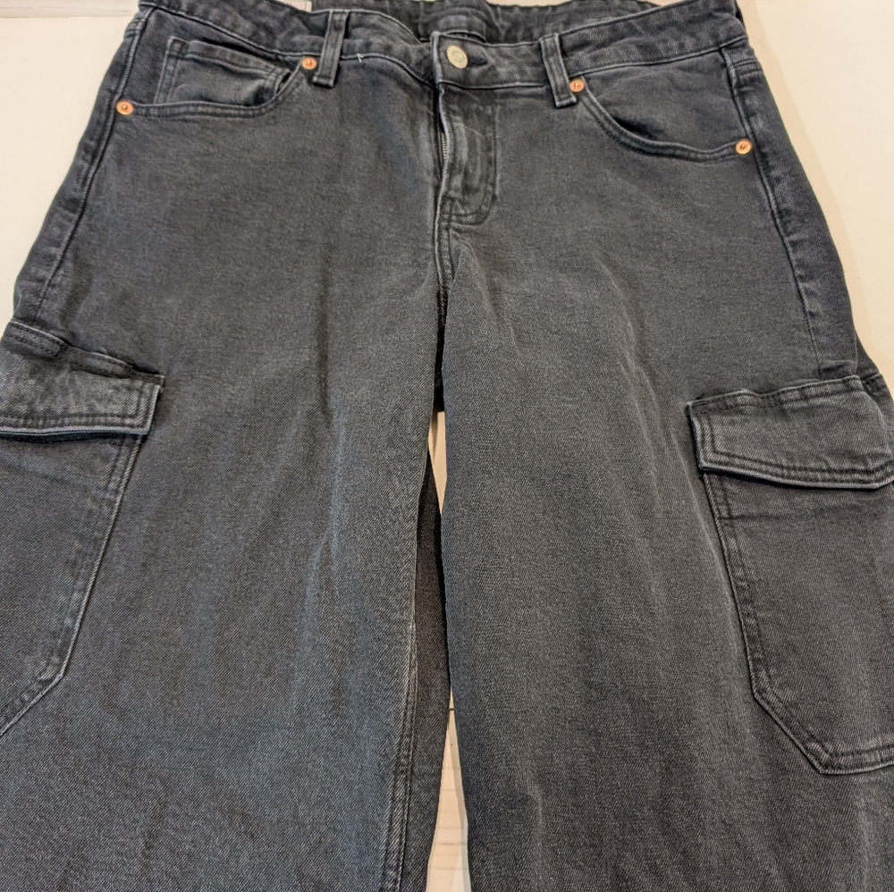 GAP Gray/Black Cargo Jeans